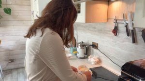 РЫСИ СПАСАЮТСЯ ПОД ДУШЕМ ОТ ЖАРЫ / Приручаю котят гибридов / Обзор кофемашины KaringBee