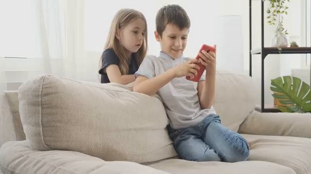 What kids born in 2025 will think about money смотреть онлайн