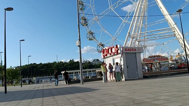 Я приехал из лагеря Катаемся с ростиком на зелёной машинке смотреть онлайн