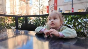 Идем забирать ребенка из сада, прогулка до кафе. Буэнос Айрес