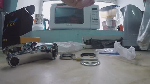 Как собрать смеситель для раковины, мойки.