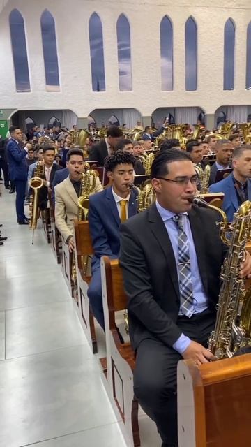 «Церковь саксофонистов» выглядит именно так. смотреть онлайн