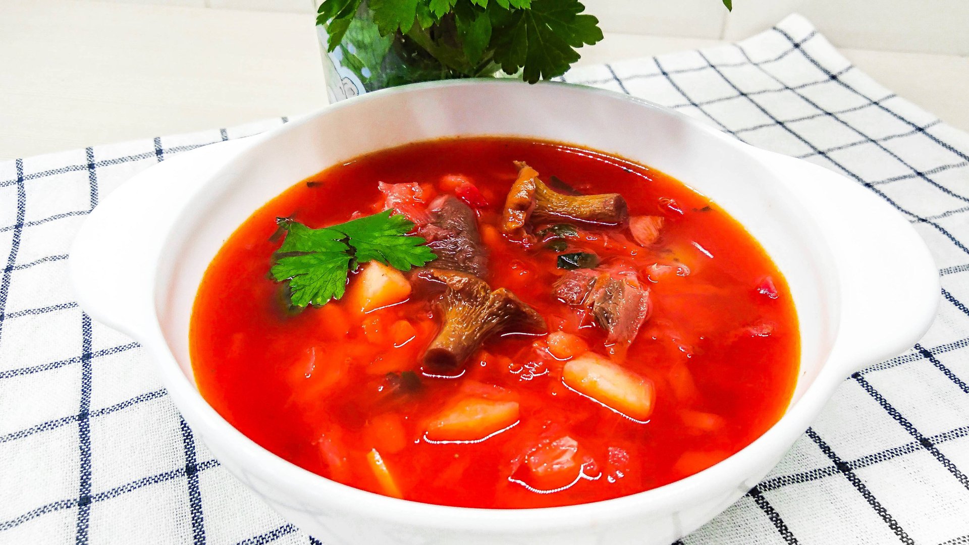 БОРЩ с лесными грибами. Ах, какой аромат !!! смотреть онлайн