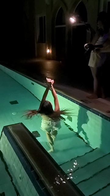 Сделал из няни звезду!