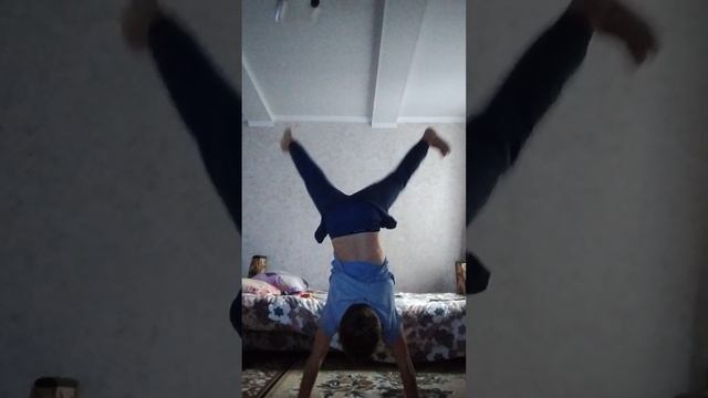 Пробую стойку наруках часть 3 😎😎😎😎👍 смотреть онлайн