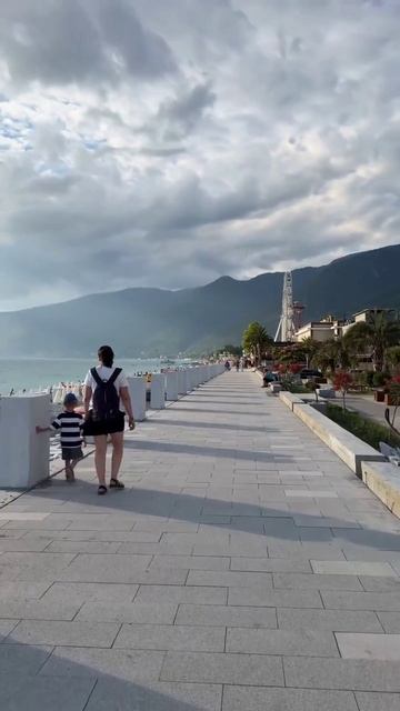 Абхазия, вечерняя летняя Гагра (начало августа, ЛЕТО-2025) смотреть онлайн