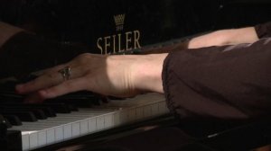 Варвара Мягкова. играет Рахманинова.