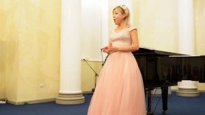 Юлия Матвеева исполняет русскую народную песню "Травушка-муравушка". Фортепиано — Наталья Латифова