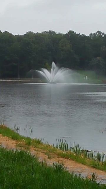 Фонтан на реке смотреть онлайн