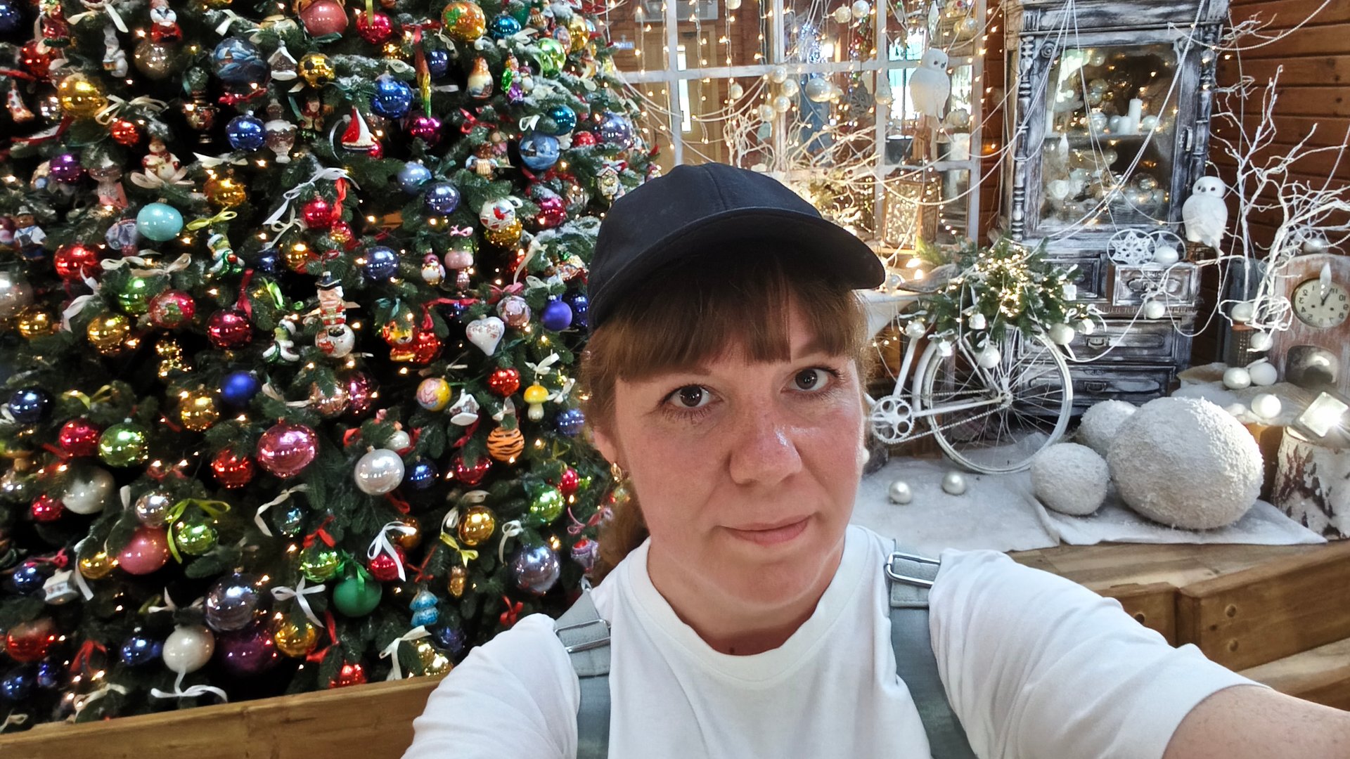 Новогодняя атмосфера летом. Музей истори ГАЗ. Нижний Новгород. смотреть онлайн