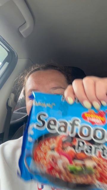 Закупилась лапшой для мукбангов смотреть онлайн