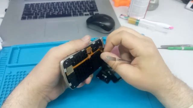 Как заменить аккумулятор для телефона LG G360, GM200 (LGIP-531A), 950mAh смотреть онлайн