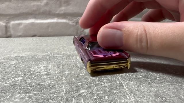 Hot Wheels 64 Lincoln Continental (Английский)