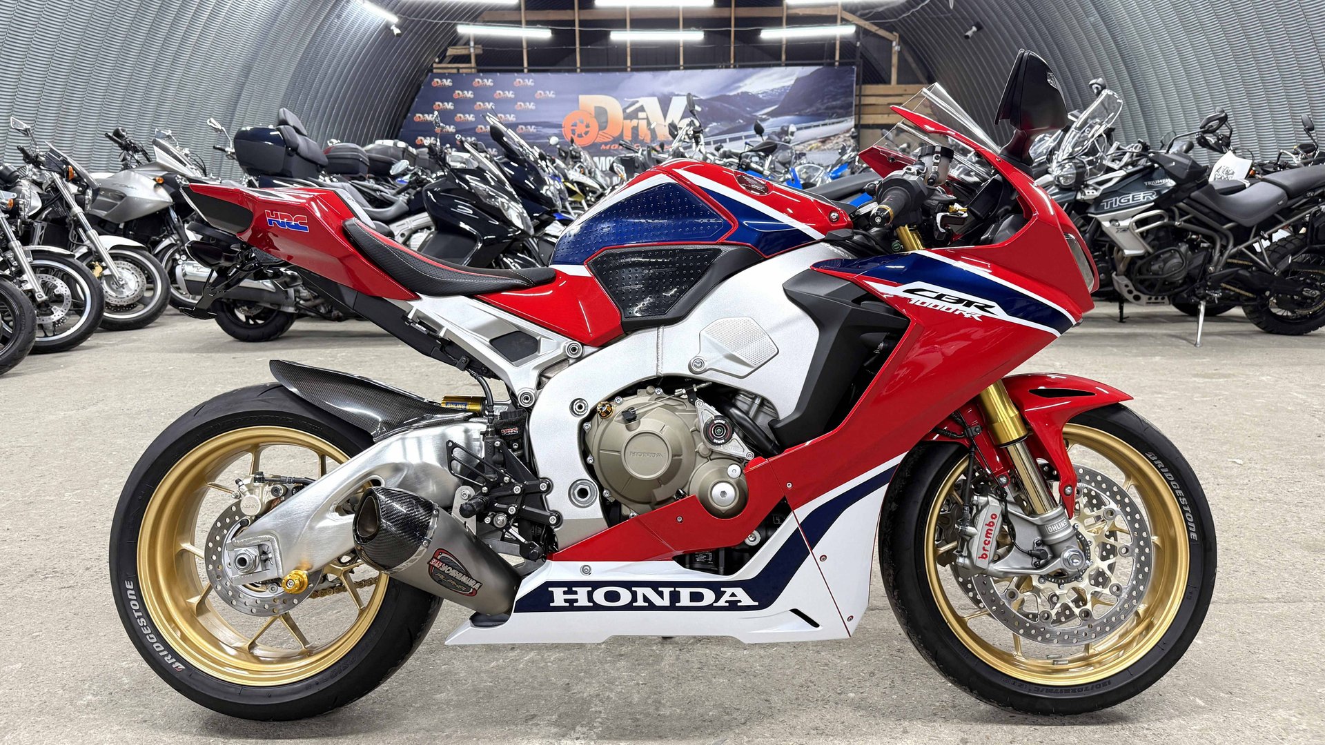 Обзор Honda CBR 1000RR SP |В НАЛИЧИИ| смотреть онлайн