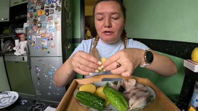 Огурцы маринованные, картошка, скумбрия в горчичной заливке. Мукбанг смотреть онлайн