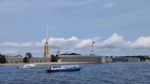 Полуденный выстрел на Петропавловской крепости в Санкт-Петербурге