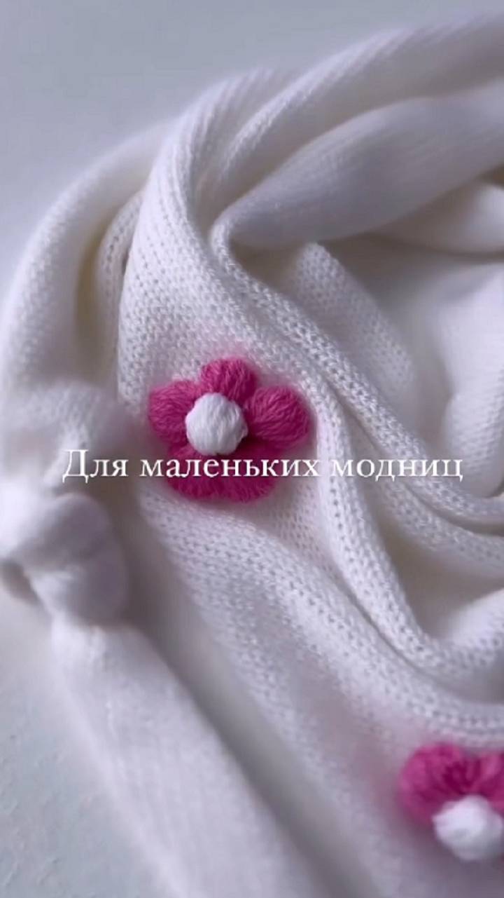 Вчера заметила, что полетели первые березовые листики... смотреть онлайн