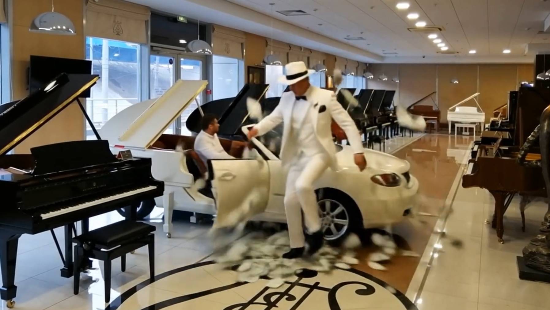 Купить рояль в Москве с доставкой по России в салоне «Американская мафия» смотреть онлайн