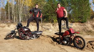 Suzuki gsf 400 bandit против самодельного кроссового мотоцикла.