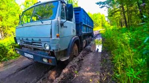 Сенокос. Засадил камаз в грязь. Продолжаем возить сено.