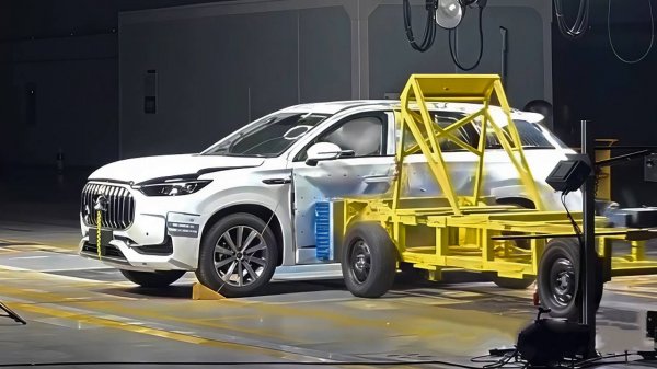 Краш-тест нового Jaecoo J8 от C-NCAP на CarMaps.Ru