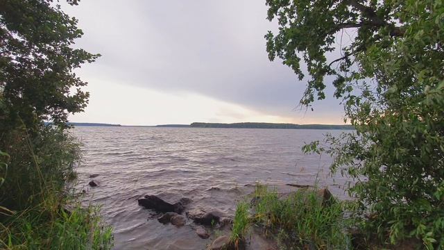 Селигер — это не просто единое озеро в классическом понимании, а система озёр-плёсов. смотреть онлайн