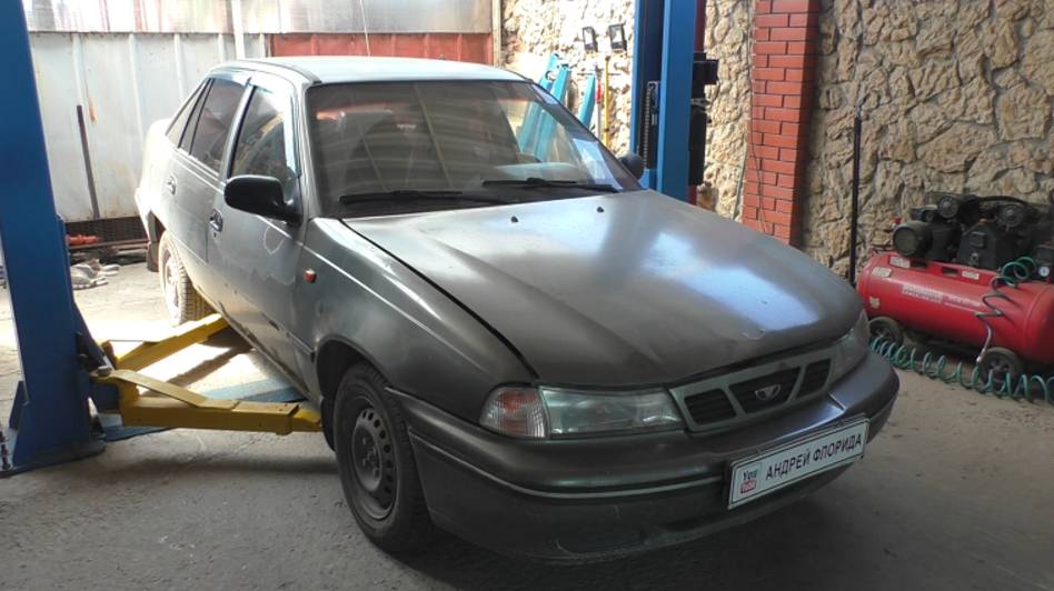 Выдавило антифриз замена вентилятора термостата и патрубка на Daewoo Nexia 1,5 Дэу Нексия 2003