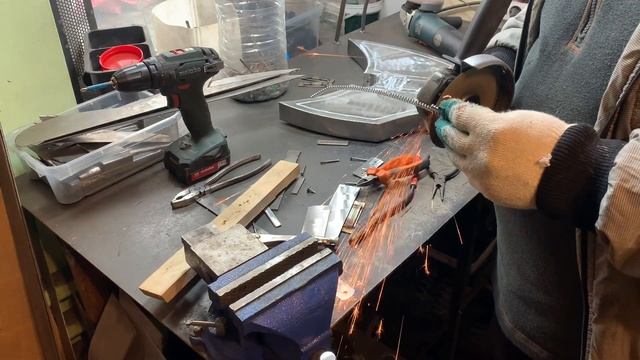 Гитара из стали: как это сделано?