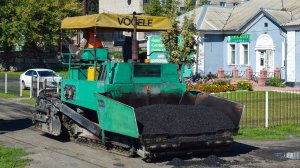 Старый немецкий асфальтоукладчик Vögele Super 1800-3/Der alte deutsche Fertiger Vögele Super 1800-3