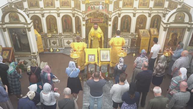 Запись трансляции 10 августа 8:40. Часы. Литургия смотреть онлайн