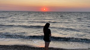 Азовское море. Ясенская коса. Приехали погулять и посмотреть на закат. 10 августа 2025 г.