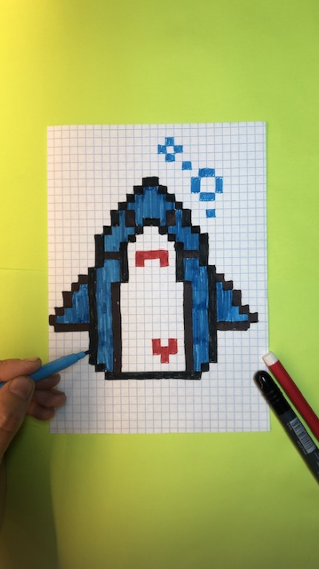 Как рисовать акулу по клеточкам 🦈 Рисунки по клеточкам #пикселька смотреть онлайн