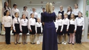 Детская песенка «Стоит мал человечек»