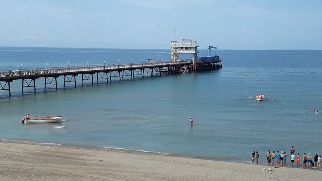 Лучший детский лагерь Орлёнок расположен на берегу Голубой бухты Черноморского побережья смотреть онлайн