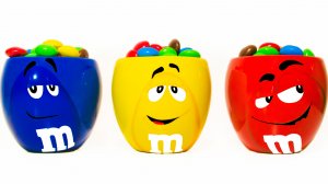 УЧИТЬ ЦВЕТА помогают РАЗНОЦВЕТНЫЕ СЮРПРИЗЫ и игрушки ФИКСИКИ СМЕШАРИКИ и МАША И МЕДВЕДЬ