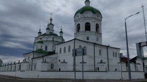 У нас выходной. Поехали в Енисейск, на ярмарку.