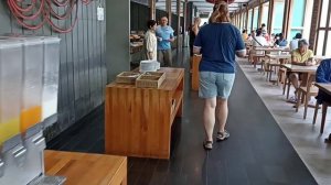 Welcome World Beachfront Resort - ТАРАКАНЫ в номере