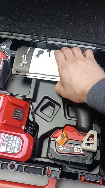 кайфовый инструмент Milwaukee, шуруповерт #распаковка
