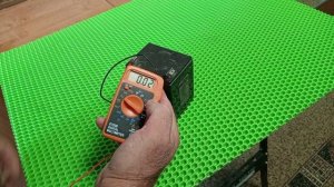 Простая зарядка для батареи "крона"