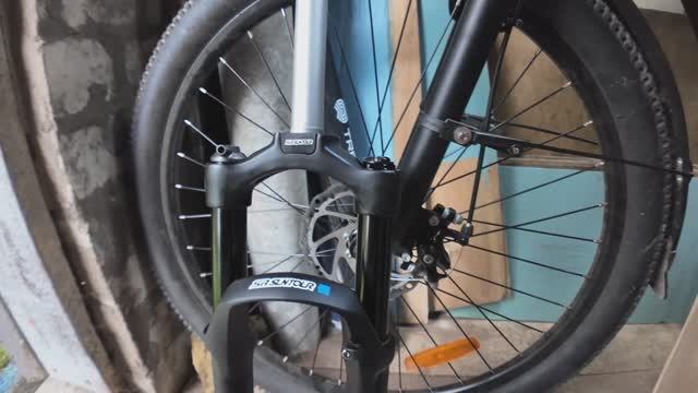 ⚡ Установка воздушной вилки Suntour Epixon 32 на электровелосипед Navee M7 смотреть онлайн