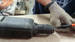 Ремонт перфоратора. Заклинило сверло.