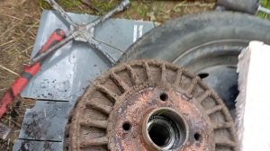 Замена тормозного барабана и колодок на ларгусе.