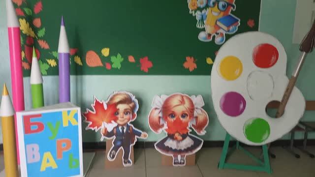 Я с ЛУКОМ, ДЕД с ТРИМЕРОМ / Живём на СЕЛЕ смотреть онлайн