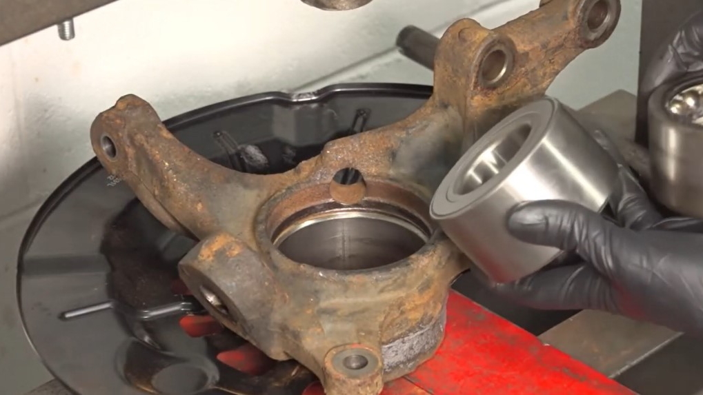 Замена переднего ступичного подшипника. смотреть онлайн