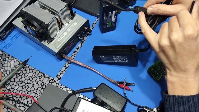 Как заменить блок питания 45W для ноутбука Acer ADP-45FE F Premium с сетевым кабелем смотреть онлайн