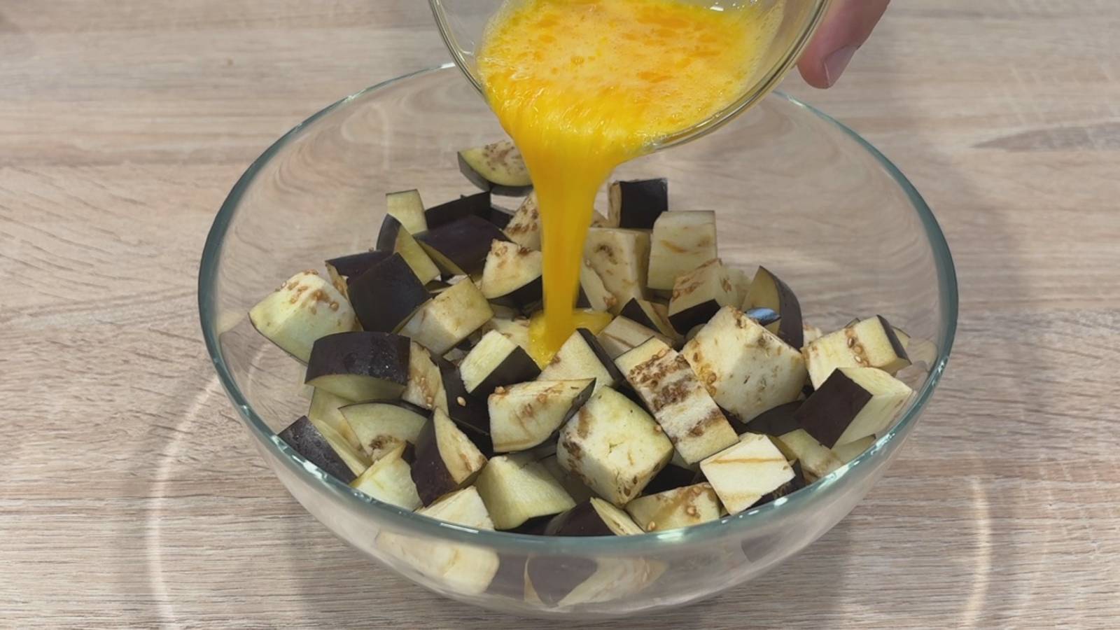 Просто нарежьте баклажаны и добавьте 1 яйцо! Минимум Масла! Баклажаны Как ГРИБЫ и ВКУСНЕЕ мяса! смотреть онлайн