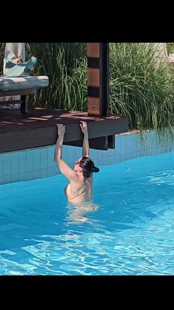 Саша Спасокукоцкий на пляжу смотреть онлайн