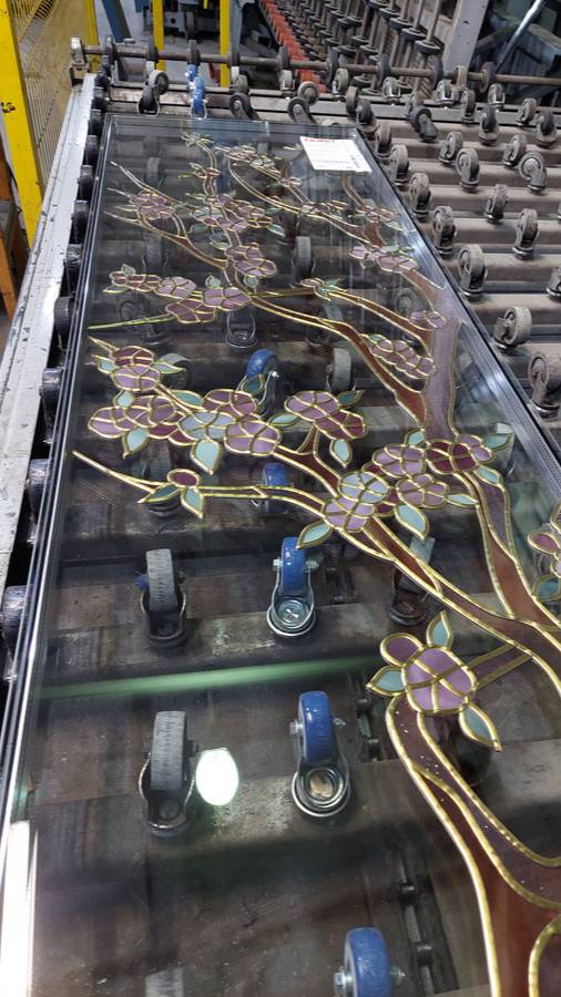 Витраж в стеклопакете с цветочным орнаметом