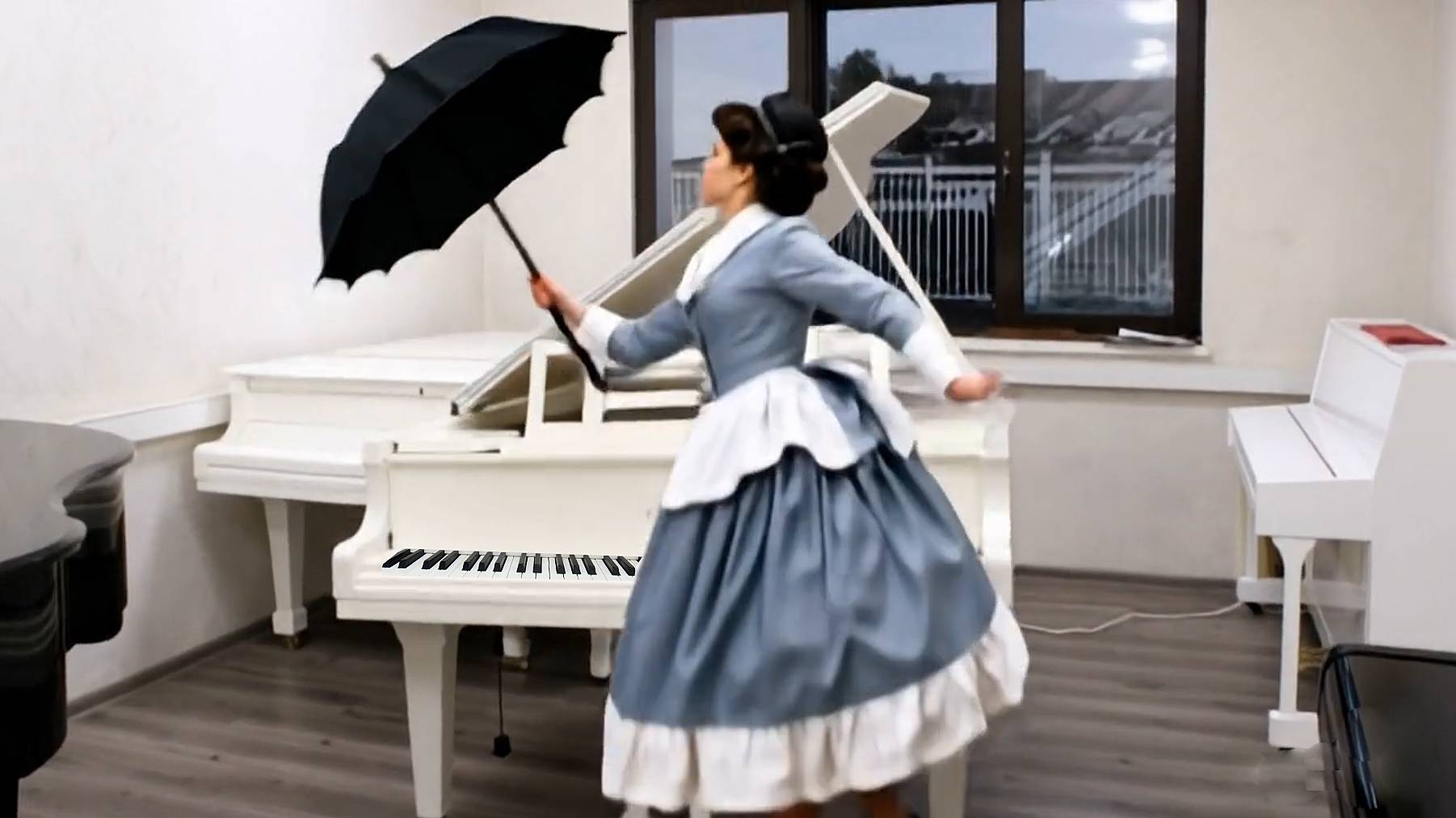 Белый рояль Feurich (Фойрих) Австрия «Мэри Поппинс» смотреть онлайн