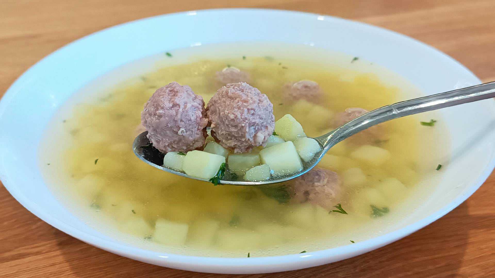 КАРТОФЕЛЬНЫЙ СУП с мясными фрикадельками смотреть онлайн
